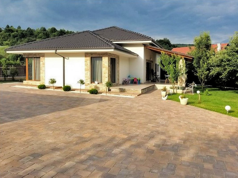 Casa superba de vanzare in Feleacu, 200 mp utili, teren 900 mp