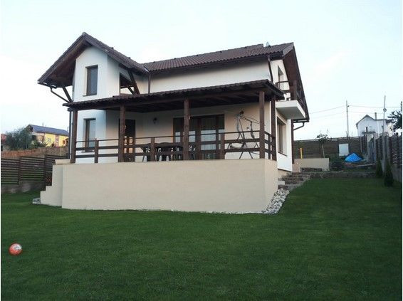 Casa individuala de vanzare in Salicea, 190 mp utili, 870 mp teren !