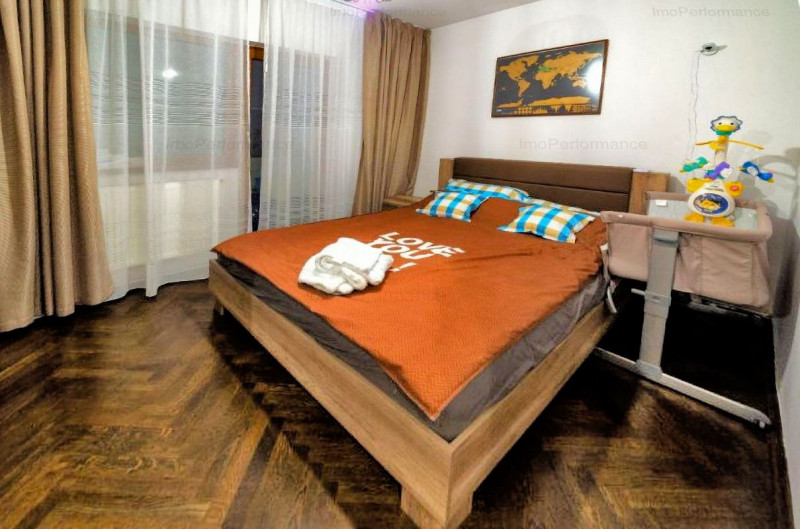 Apartament 3 camere decomandate, LA CHEIE, 70 mp
