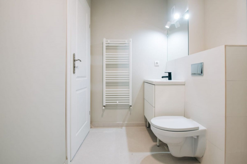 Apartament 2 camere decomandate 53 mp. FINISAT