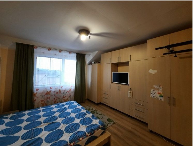 De vanzare apart..3 cam 70 mp,+ mansarda amenajata 2 cam,60 mp, Aleea Negoiu