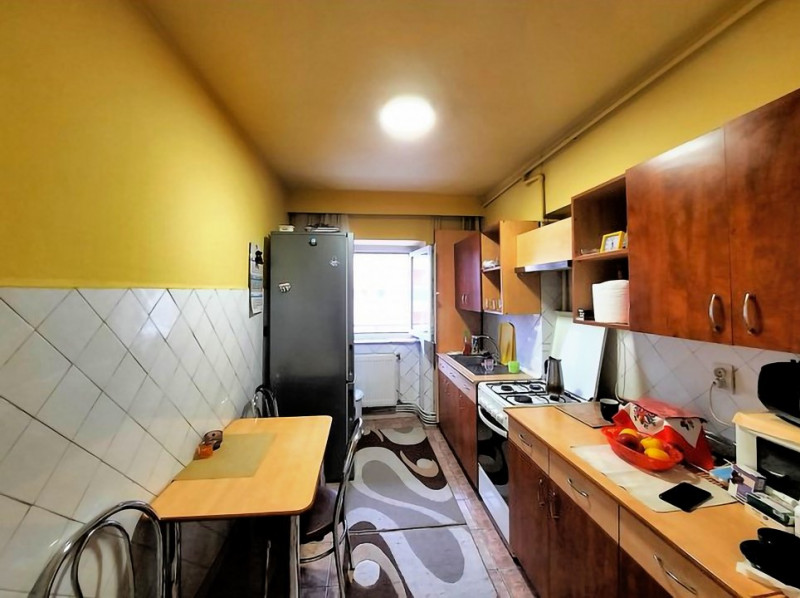 Apartament cu 3 camere, 65 mp, strada Dambovitei, zona Expo Transilvania.