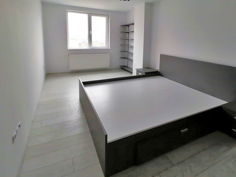 Apartament trei camere LUX + parcare