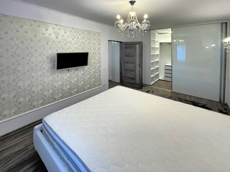 APARTAMENT 2 CAMERE ULTRAFINISAT LUX + PARCARE, 50 MP. ZONA VIVIO
