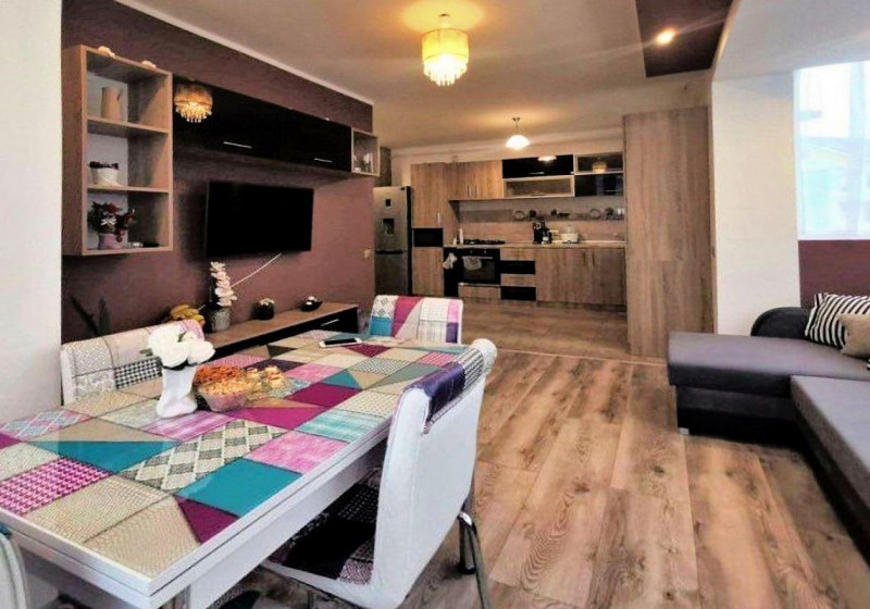 APARTAMENT CU 3 CAMERE, 68 MP., ZONA STRAZII FLORILOR