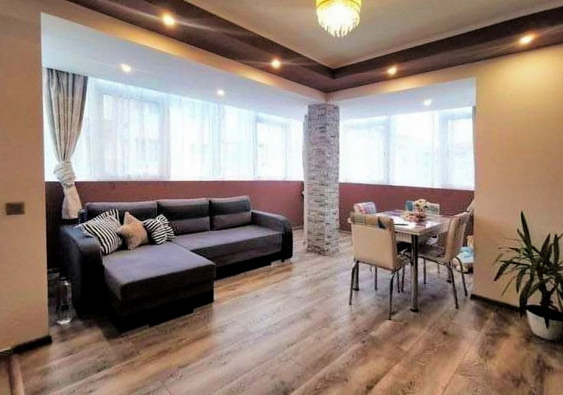 APARTAMENT CU 3 CAMERE, 68 MP., ZONA STRAZII FLORILOR
