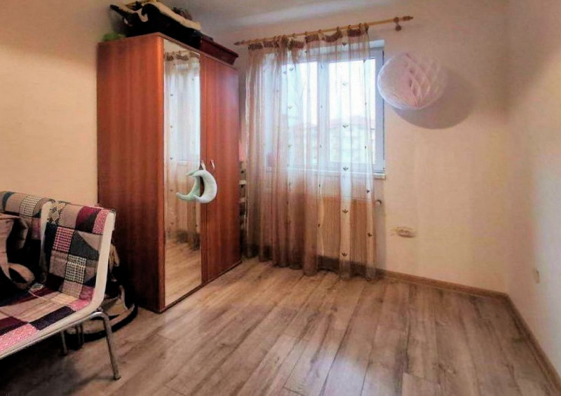 APARTAMENT CU 3 CAMERE, 68 MP., ZONA STRAZII FLORILOR