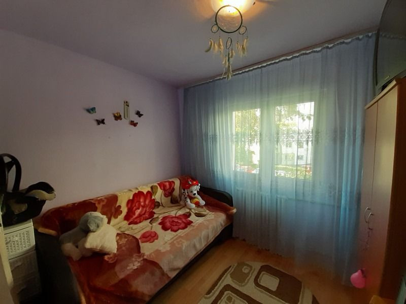 Apartament 3 camere, 46 mp, semidecomandat, zona Scolii Gen. nr 3 cart. Manastur