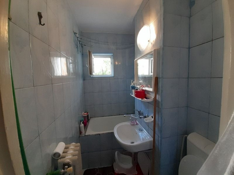Apartament 3 camere, 46 mp, semidecomandat, zona Scolii Gen. nr 3 cart. Manastur