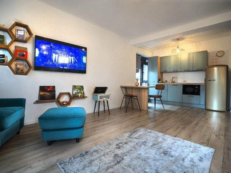 Apartament 2 camere + terasa privata + gradina + parcare 