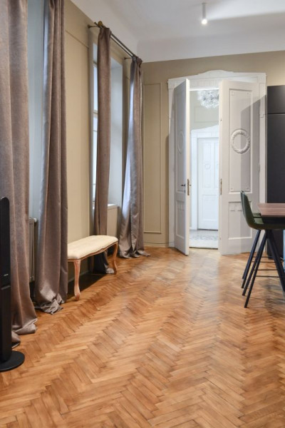 OPORTUNITATE ! Apartament 3 camere, Central, 78 mp, LUX