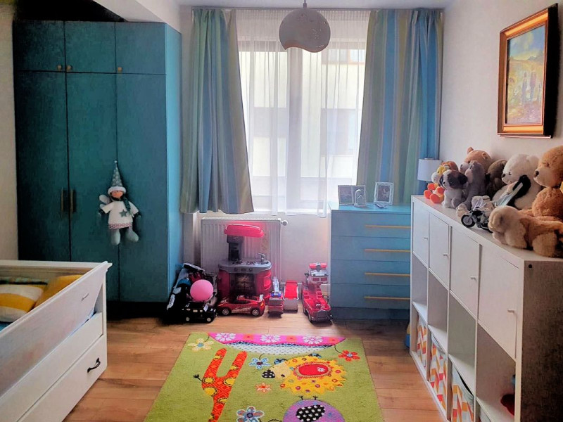 Apartament cu 3 camere, finisat, 87 mp, zona Aroma