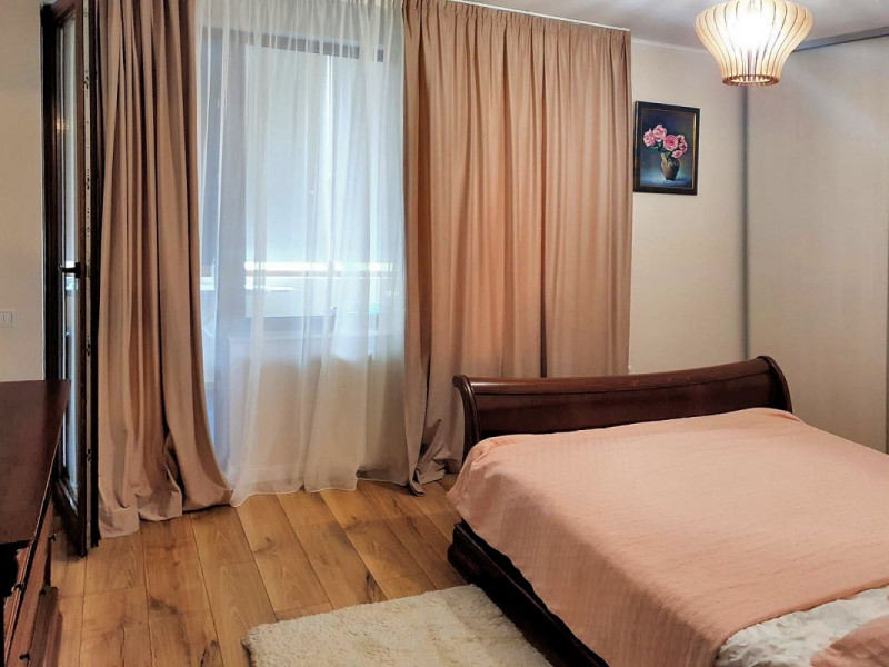 Apartament cu 3 camere, finisat, 87 mp, zona Aroma