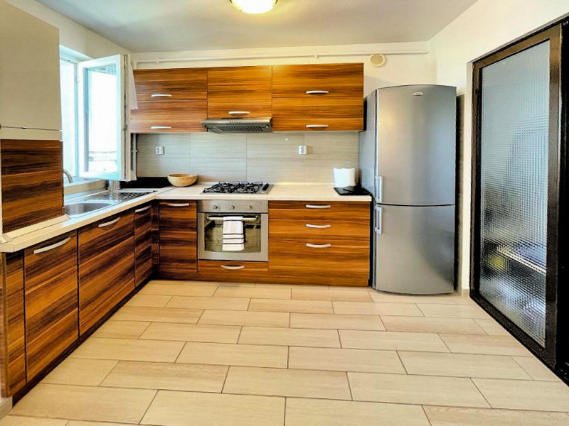 Apartament 3 camere, 115 mp. + parcare OPORTUNITATE