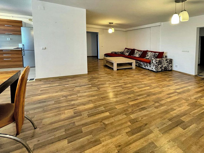 Apartament 3 camere, 115 mp. + parcare OPORTUNITATE