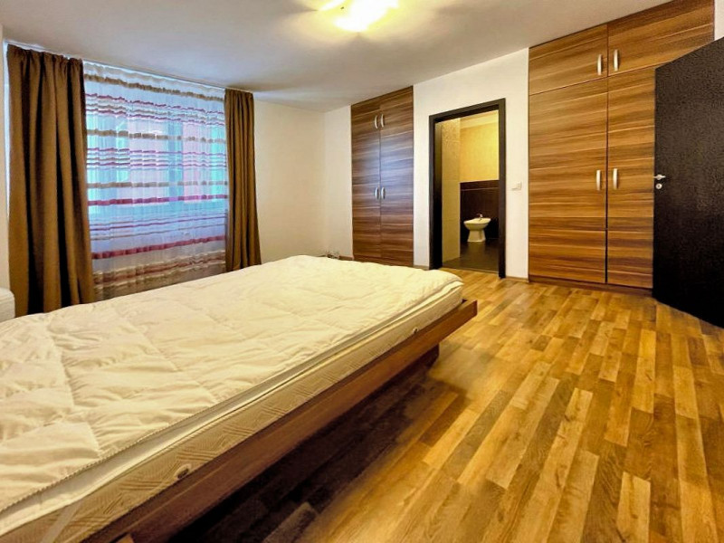 Apartament 3 camere, 115 mp. + parcare OPORTUNITATE