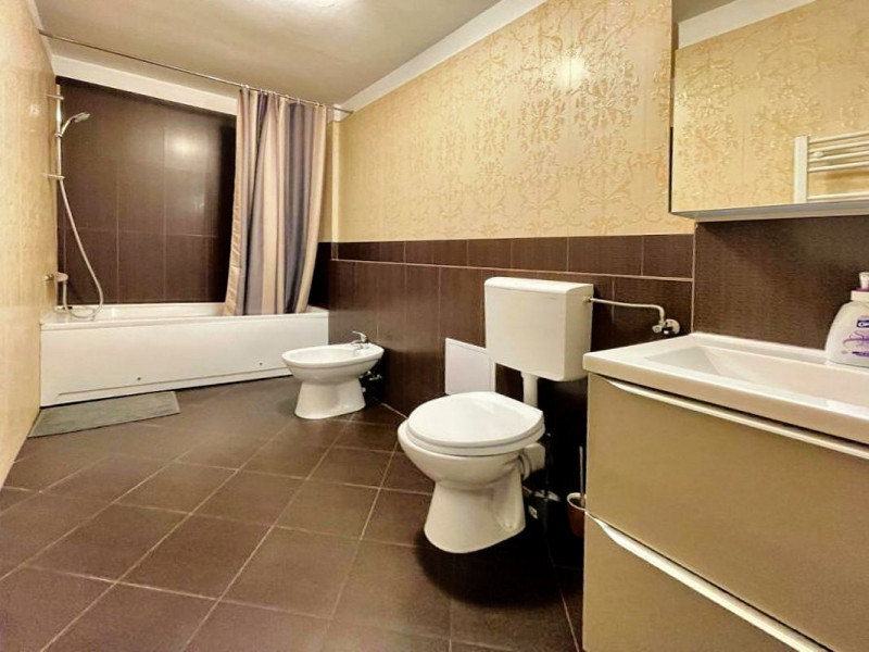 Apartament 3 camere, 115 mp. + parcare OPORTUNITATE