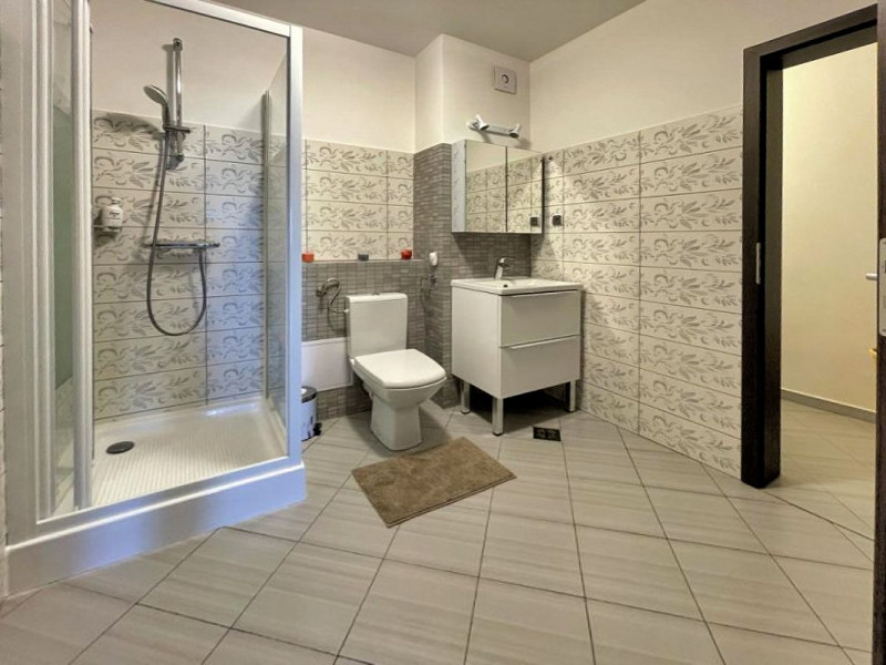 Apartament 3 camere, 115 mp. + parcare OPORTUNITATE