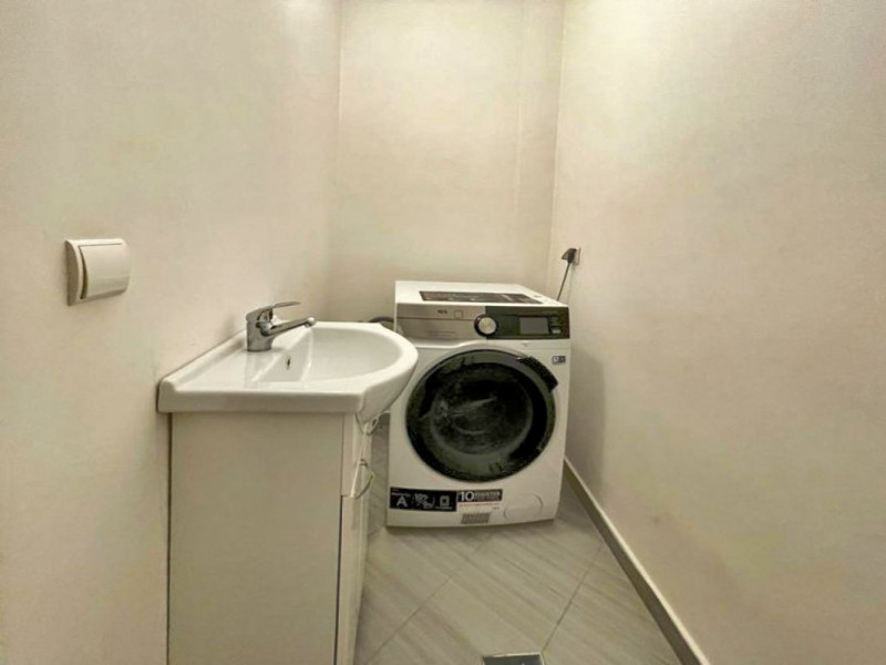 Apartament 3 camere, 115 mp. + parcare OPORTUNITATE