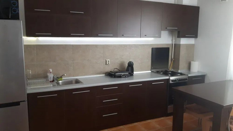 Apartament 3 camere, decomandat, 65mp, zona  Dorobantilor