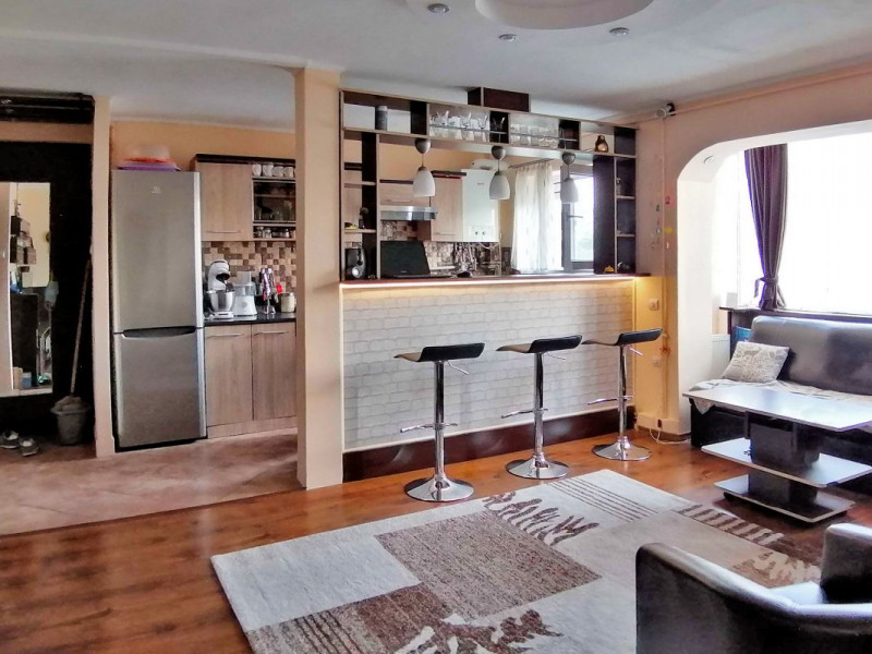 Apartament cu 3 camere decomandate, 55 mp, zona Manastur central