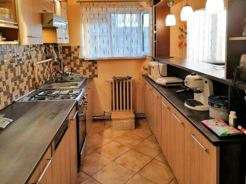 Apartament cu 3 camere decomandate, 55 mp, zona Manastur central