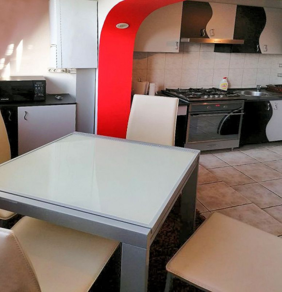 Apartament 2 camere, decomandate, 51 mp, Zorilor, zona liceului de informatica
