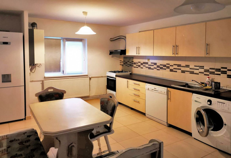 Apartament cu 2 camere, decomandate, 54 mp, cartier Zorilor, strada Rapsodiei