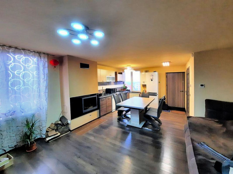 Ocazie! Apartament cu 4 camere, vila, 94 mp, cartier Baciu, strada Privighetorii