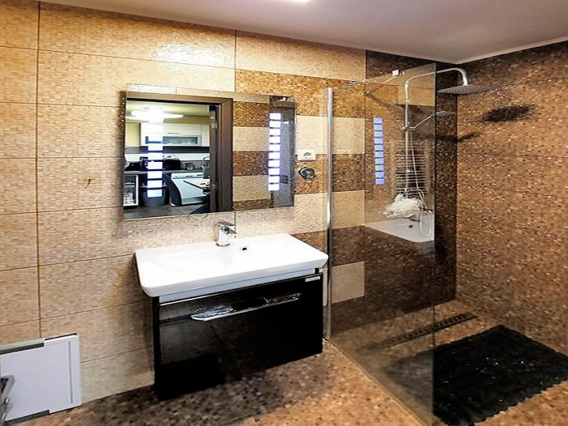 Ocazie! Apartament cu 4 camere, vila, 94 mp, cartier Baciu, strada Privighetorii