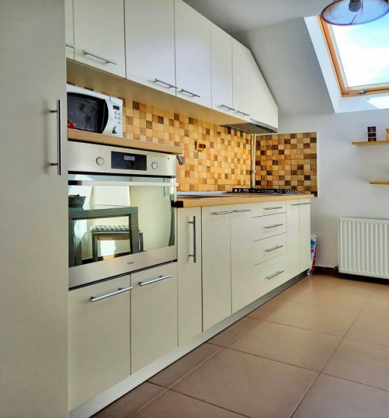Apartament cu 4 camere, situat pe doua niveluri, 100 mp, Baciu, Privighetorii