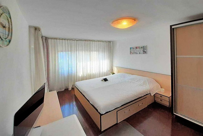 Apartament cu 3 camere, decomandate, 72 mp, semicentral, 21 Decembrie 1989, n137