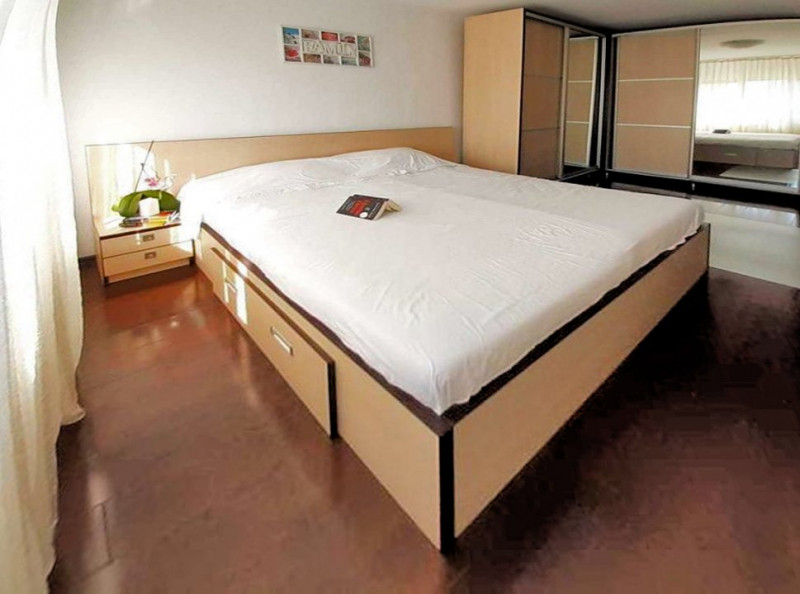 Apartament cu 3 camere, decomandate, 72 mp, semicentral, 21 Decembrie 1989, n137