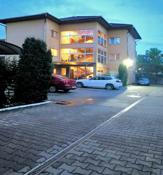Apartament cu 2 camere, decomandate, 60 mp, Someseni, zona strazii Barc.