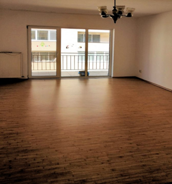 Apartament cu 2 camere, decomandate, 61 mp, Floresti, zona strazii Florilor.