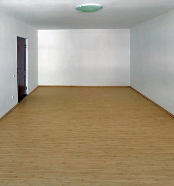 Apartament cu 2 camere, decomandate, 61 mp, Floresti, zona strazii Florilor.