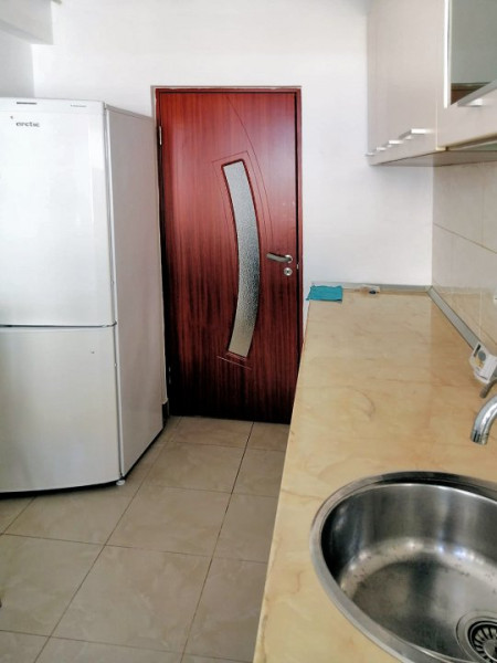 Apartament cu 2 camere, decomandate, 61 mp, Floresti, zona strazii Florilor.