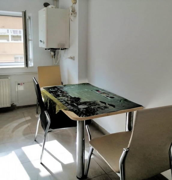 Apartament cu 2 camere, decomandate, 61 mp, Floresti, zona strazii Florilor.
