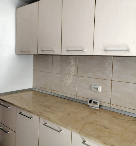 Apartament cu 2 camere, decomandate, 61 mp, Floresti, zona strazii Florilor.