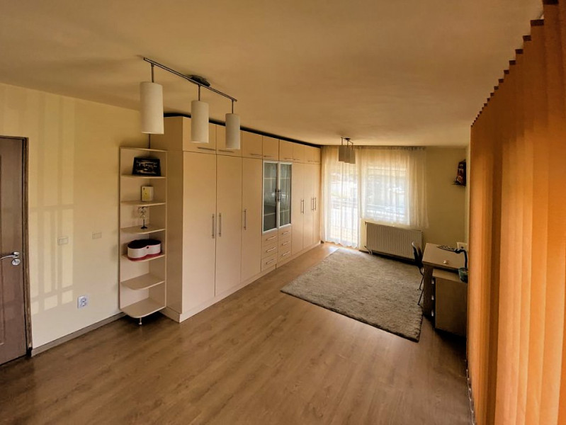 Apartament cu 2 camere, decomandate, 65 mp, strada Transilvaniei, zona Napolact.
