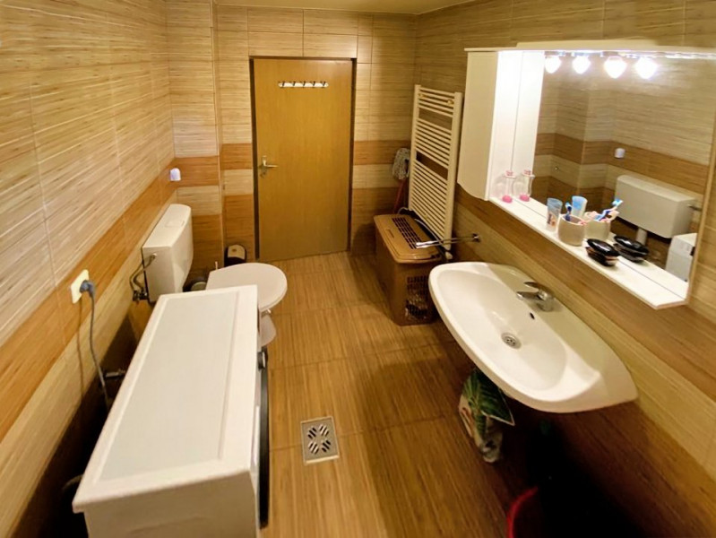 Apartament cu 2 camere, decomandate, 65 mp, strada Transilvaniei, zona Napolact.