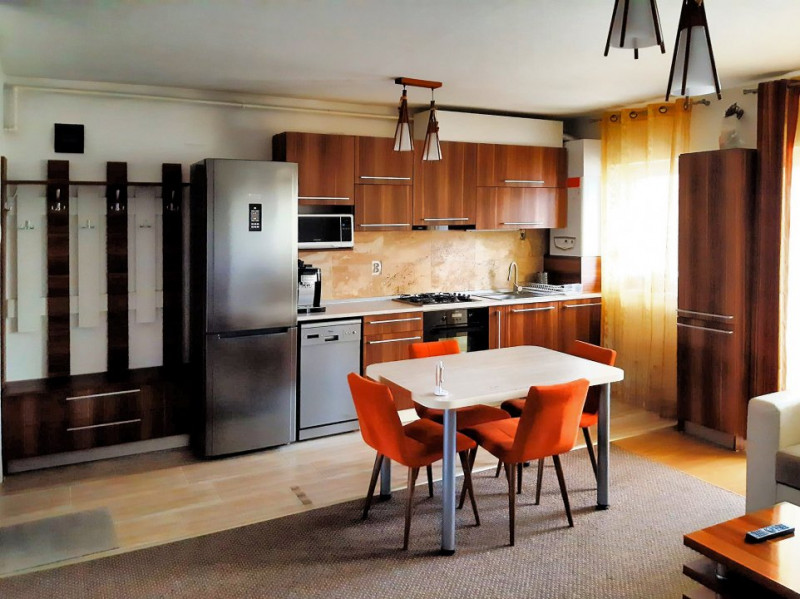 Apartament cu 2 camere, semidecomandate, 48 mp, Eroilor, in proximitatea Penny