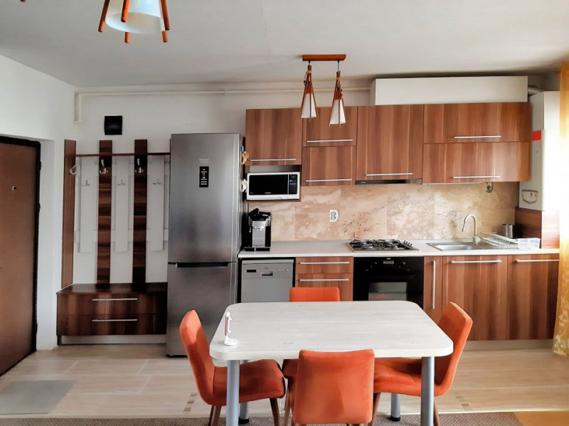 Apartament cu 2 camere, semidecomandate, 48 mp, Eroilor, in proximitatea Penny