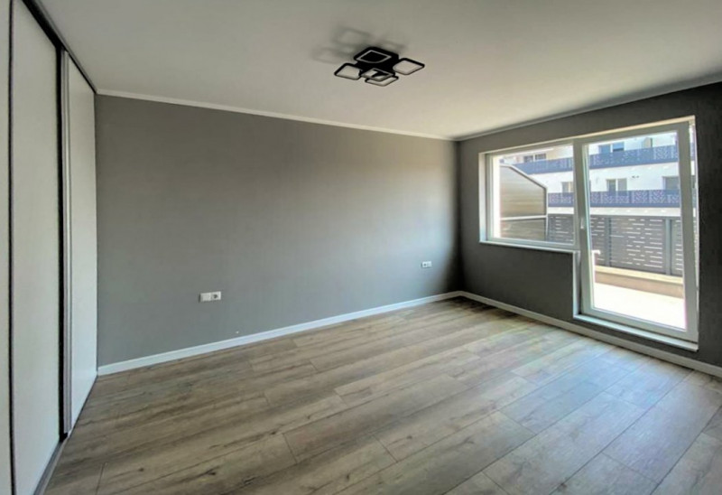 Apartament cu 3 camere, decomandate, 53 mp, strada Avram Iancu, zona Vivo.