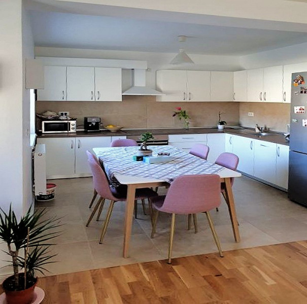 Apartament cu 2 camere, decomandate, 55 mp, strada Terra, zona Terra Gardens.
