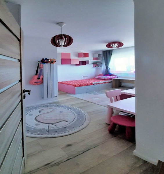 Apartament cu 3 camere, decomandate, 57 mp, Borhanci