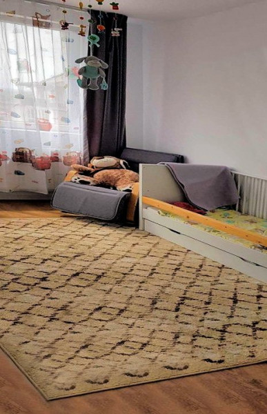 Apartament cu 4 camere, 70 mp, strada Oasului, Iris.