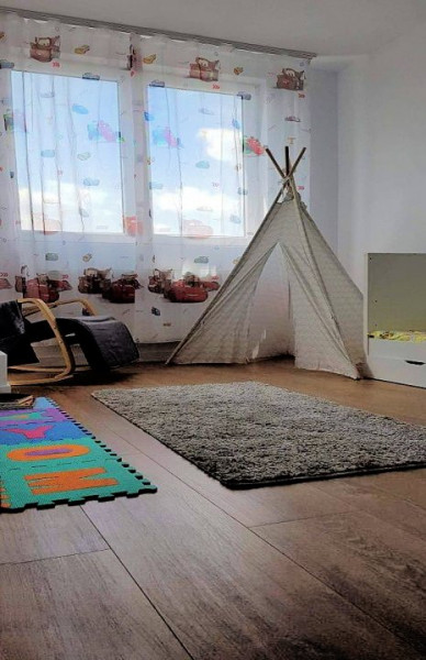 Apartament cu 4 camere, 70 mp, strada Oasului, Iris.