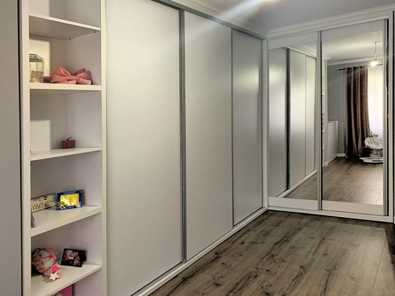 Apartament cu 3 camere, 58 mp, strada Avram Iancu, Vivo.