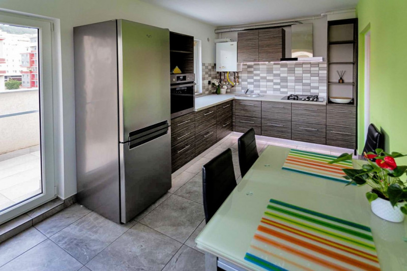 Apartament cu 2 camere, 59 mp, strada Avram Iancu, Vivo.